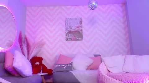 Snapshot of kitty_madness chatting on September 2025 01:11:02 PM KITTY online show from September 2025 01:11:02 PM