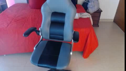 Snapshot of kitty_pam chatting on January 2025 02:14:01 PM Kitty online show from January 2025 02:14:01 PM