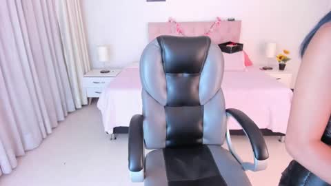 Snapshot of kitty_pam chatting on March 2025 03:32:01 AM Kitty online show from March 2025 03:32:01 AM