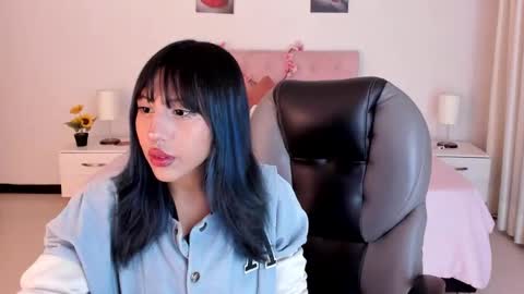 Snapshot of kitty_pam chatting on March 2025 05:07:02 AM Kitty online show from March 2025 05:07:02 AM