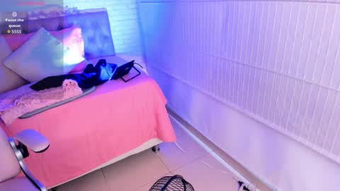 Snapshot of kitty_pam chatting on November 2025 07:35:01 PM Kitty online show from November 2025 07:35:01 PM