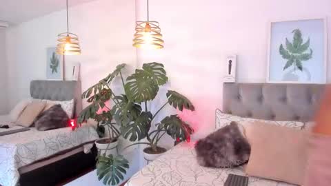 Snapshot of kitty_pam chatting on November 2025 09:08:01 PM Kitty online show from November 2025 09:08:01 PM