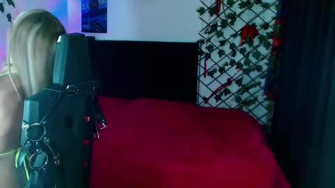 Snapshot of kitty_vaal chatting on October 2025 02:45:02 AM kitty_vaal online show from October 2025 02:45:02 AM