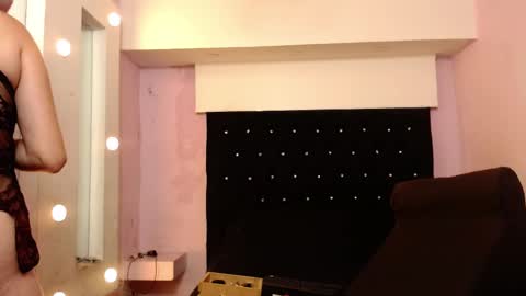 paola online show from February 2025 11:28:02 AM