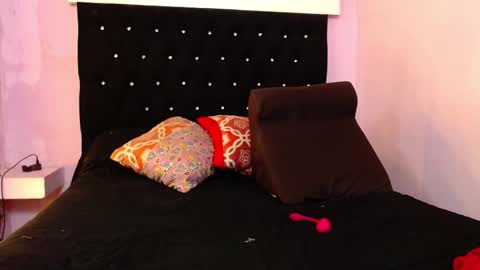 paola online show from March 2025 01:04:01 PM