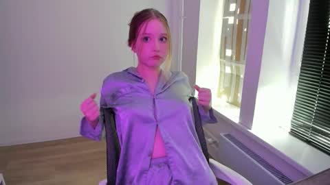 Snapshot of kittydollstella chatting on December 2025 02:27:01 AM kittydollstella online show from December 2025 02:27:01 AM