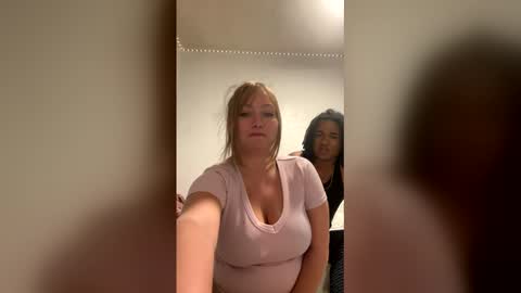 Snapshot of kittygiz chatting on June 2026 04:02:02 AM kittygiz online show from June 2026 04:02:02 AM