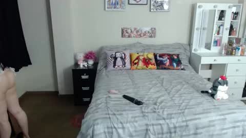 Snapshot of kittykat18x chatting on December 2025 10:38:02 PM Isabel online show from December 2025 10:38:02 PM