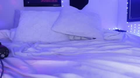 Snapshot of kittykay86 chatting on January 2025 10:28:01 PM Bella Blue BBW online show from January 2025 10:28:01 PM