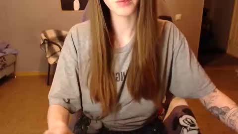 KittyloveMoon online show from April 2026 08:47:01 PM