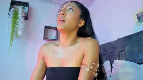 Snapshot of kittymyers chatting on October 2025 03:27:01 PM kitty online show from October 2025 03:27:01 PM