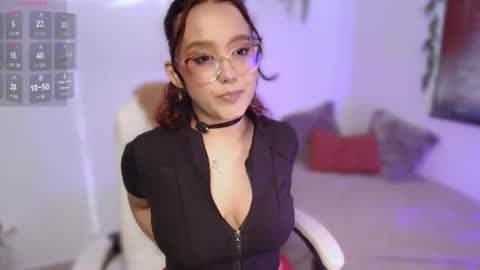 Snapshot of kittysophie_ chatting on June 2026 09:57:01 PM Sophie online show from June 2026 09:57:01 PM