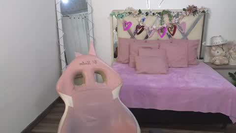 Snapshot of kittystar_tay chatting on March 2025 07:05:02 PM Kitty online show from March 2025 07:05:02 PM