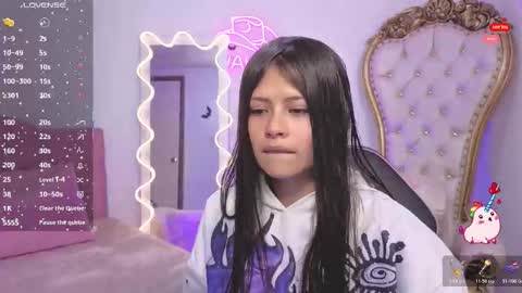 Snapshot of kittystar_tay chatting on November 2025 11:32:01 AM Kitty online show from November 2025 11:32:01 AM