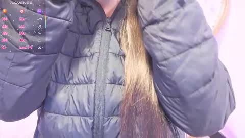 Snapshot of kittystar_tay chatting on November 2025 11:32:01 AM Kitty online show from November 2025 11:32:01 AM