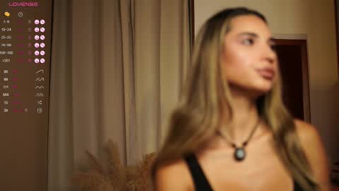 Erika online show from October 2025 07:00:01 PM