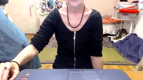 KiuminBerry online show from September 2025 12:05:02 PM