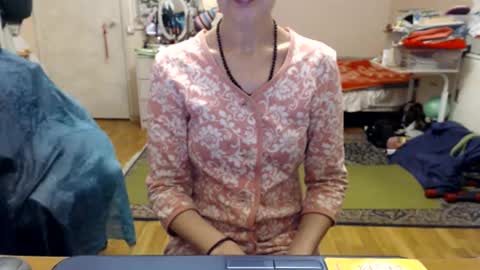 KiuminBerry online show from September 2025 12:54:01 PM