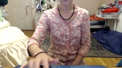 KiuminBerry online show from October 2025 10:38:02 AM