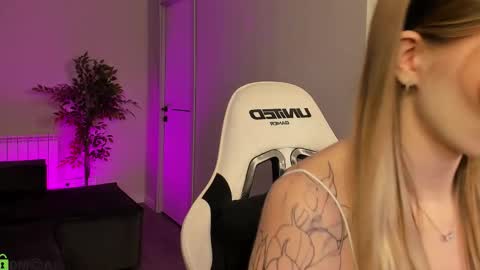 Snapshot of kivaa_rice chatting on February 2026 01:04:02 AM Kivaa Rice GTM2 0300am-945am Mon Wed Thu Fri Sat. online show from February 2026 01:04:02 AM