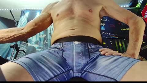 Snapshot of kiveuxmakeu chatting on October 2025 04:02:01 PM kiveuxmakeu online show from October 2025 04:02:01 PM