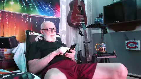 Snapshot of kiveuxmakeu chatting on November 2025 07:19:01 AM kiveuxmakeu online show from November 2025 07:19:01 AM