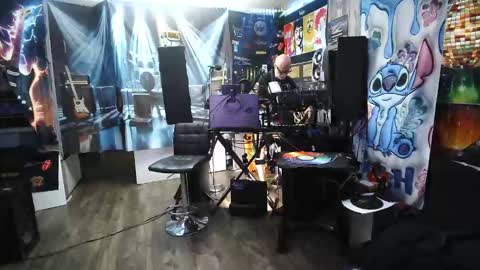 Snapshot of kiveuxmakeu chatting on November 2025 07:40:03 PM kiveuxmakeu online show from November 2025 07:40:03 PM