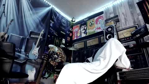 kiveuxmakeu online show from January 2026 05:51:02 PM