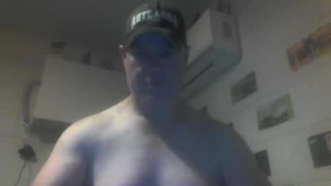 Snapshot of kiwiguy19773 chatting on May 2026 04:18:01 AM kiwiguy19773 online show from May 2026 04:18:01 AM