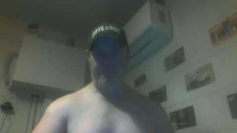 Snapshot of kiwiguy19773 chatting on June 2026 09:04:02 AM kiwiguy19773 online show from June 2026 09:04:02 AM