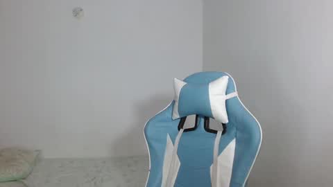 kiyu online show from December 2024 09:05:02 PM