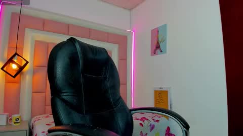 Snapshot of klaret_toy chatting on December 2025 07:32:01 PM Klaret online show from December 2025 07:32:01 PM