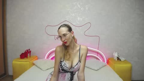 Klary online show from October 2025 06:12:01 AM