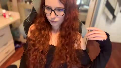 Snapshot of klementinagirl chatting on February 2025 08:37:01 PM Klementinafanslyklementina6661 online show from February 2025 08:37:01 PM