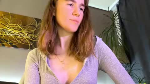 Kleya online show from November 2025 05:02:01 PM