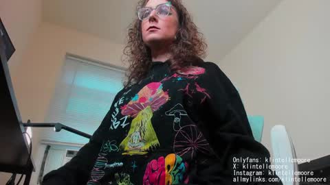 Snapshot of klintellemoore chatting on December 2024 08:51:01 PM Klintelle Moore online show from December 2024 08:51:01 PM