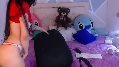 Snapshot of kloe_atlanta chatting on December 2024 01:14:01 AM KLOE online show from December 2024 01:14:01 AM