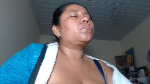 Kloe online show from October 2025 08:35:01 AM