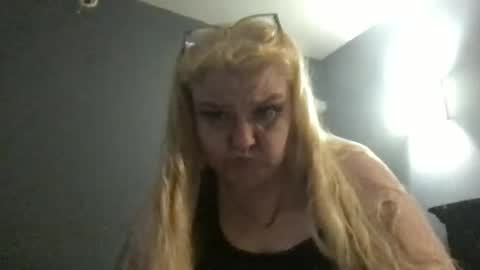 Snapshot of kmarie1196 chatting on June 2026 04:17:02 AM kmarie1196 online show from June 2026 04:17:02 AM