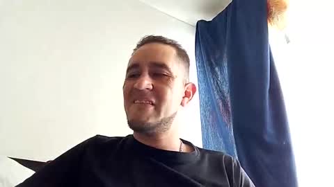 Snapshot of kmilo273079 chatting on November 2025 04:20:01 PM juan online show from November 2025 04:20:01 PM