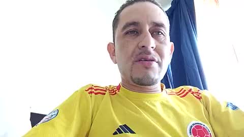 Snapshot of kmilo273079 chatting on November 2025 05:00:01 PM juan online show from November 2025 05:00:01 PM