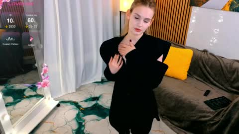 Lilu online show from April 2026 11:13:01 PM