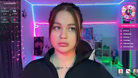 Mia online show from February 2026 08:26:02 PM