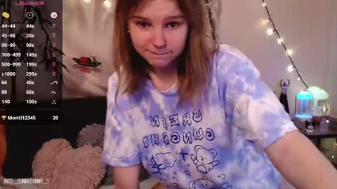 Snapshot of komorebbi chatting on December 2024 10:45:01 PM Marta online show from December 2024 10:45:01 PM