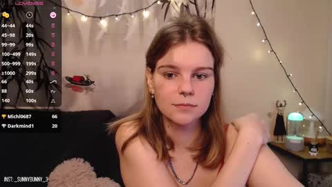 Snapshot of komorebbi chatting on December 2024 10:17:01 PM Marta online show from December 2024 10:17:01 PM