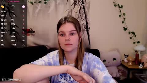 Snapshot of komorebbi chatting on March 2025 10:45:02 PM Marta online show from March 2025 10:45:02 PM