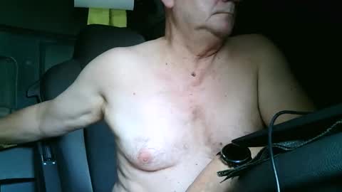 Snapshot of komputer123456789 chatting on November 2025 10:04:02 AM Bogdan online show from November 2025 10:04:02 AM