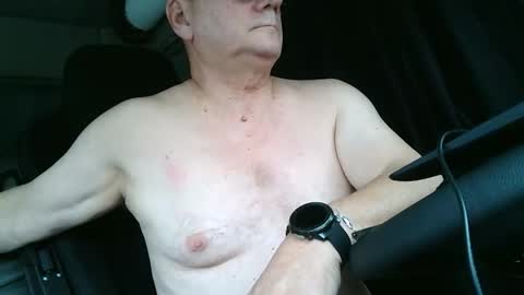 Snapshot of komputer123456789 chatting on November 2025 01:21:02 PM Bogdan online show from November 2025 01:21:02 PM