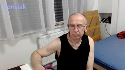 Snapshot of konsiak chatting on May 2026 07:09:02 PM Komsiak online show from May 2026 07:09:02 PM