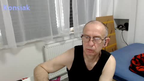 Snapshot of konsiak chatting on May 2026 07:02:02 AM Komsiak online show from May 2026 07:02:02 AM